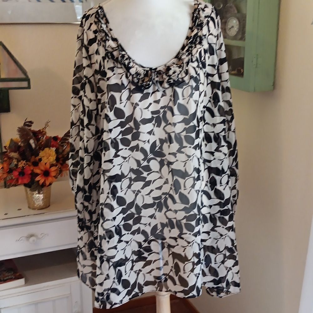 NWT Avenue Semi Sheer Top
